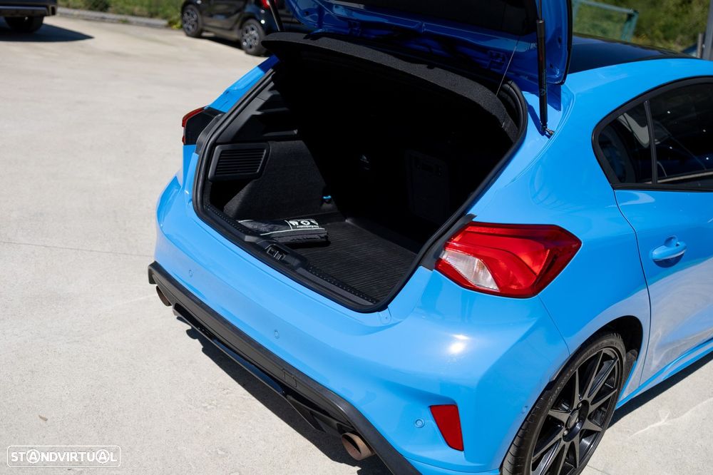 Ford Focus 2.3 EcoBoost S&S ST - 37