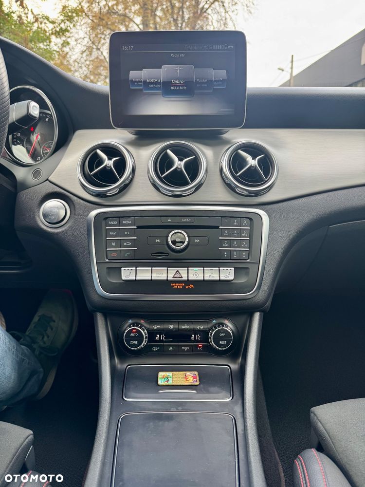 Mercedes-Benz GLA 200 7G-DCT AMG Line - 21