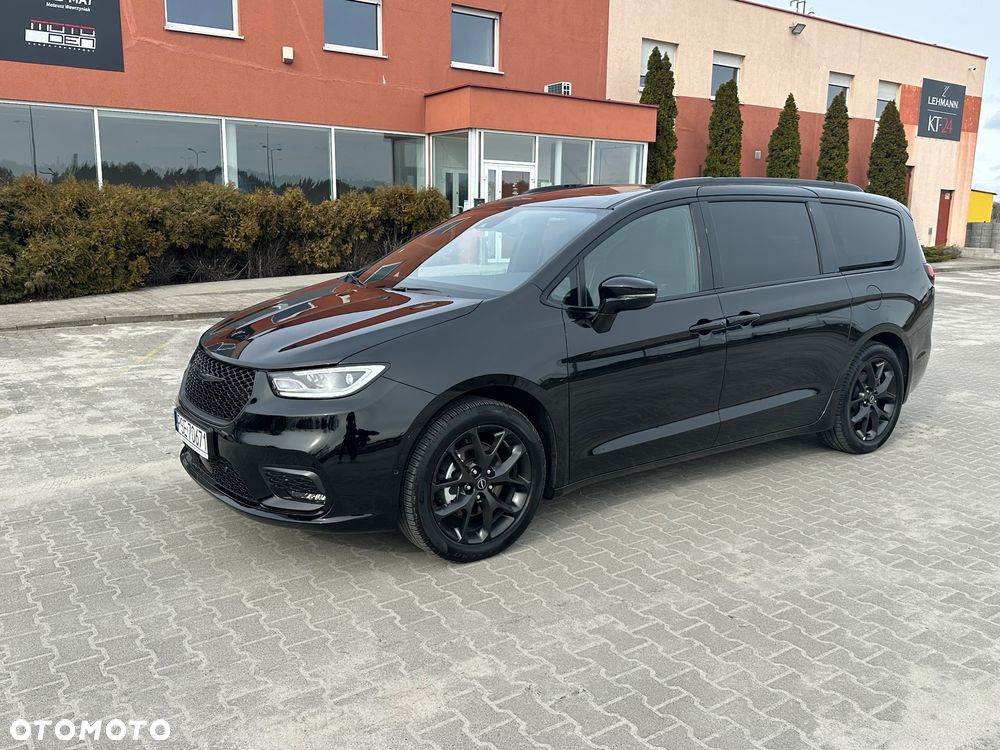 Chrysler Pacifica - 1
