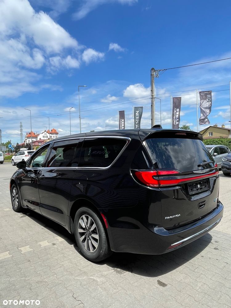 Chrysler Pacifica - 19