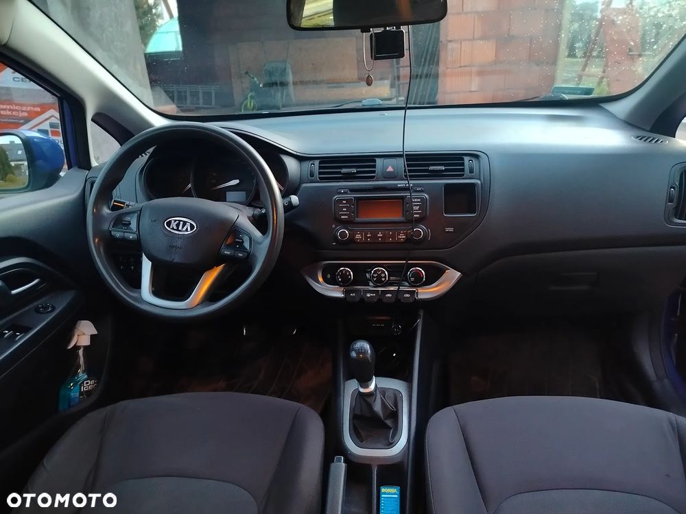 Kia Rio - 21