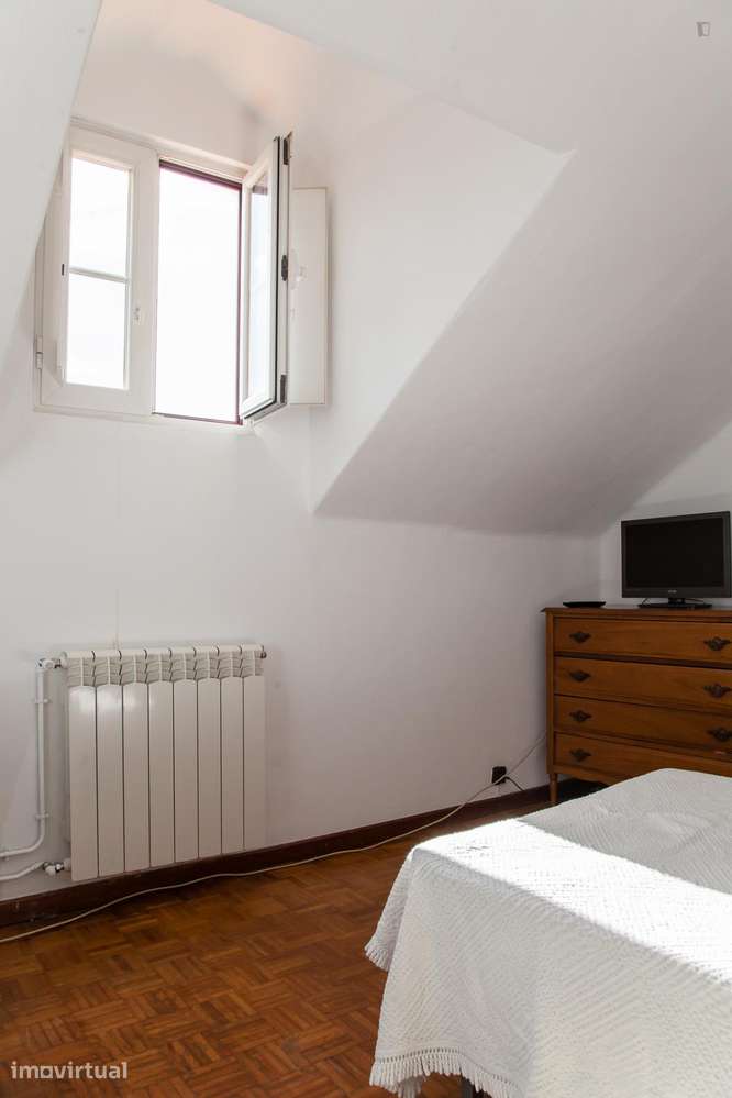 Quarto - localizado em Montes Claros Coimbra - Grande imagem: 3/18