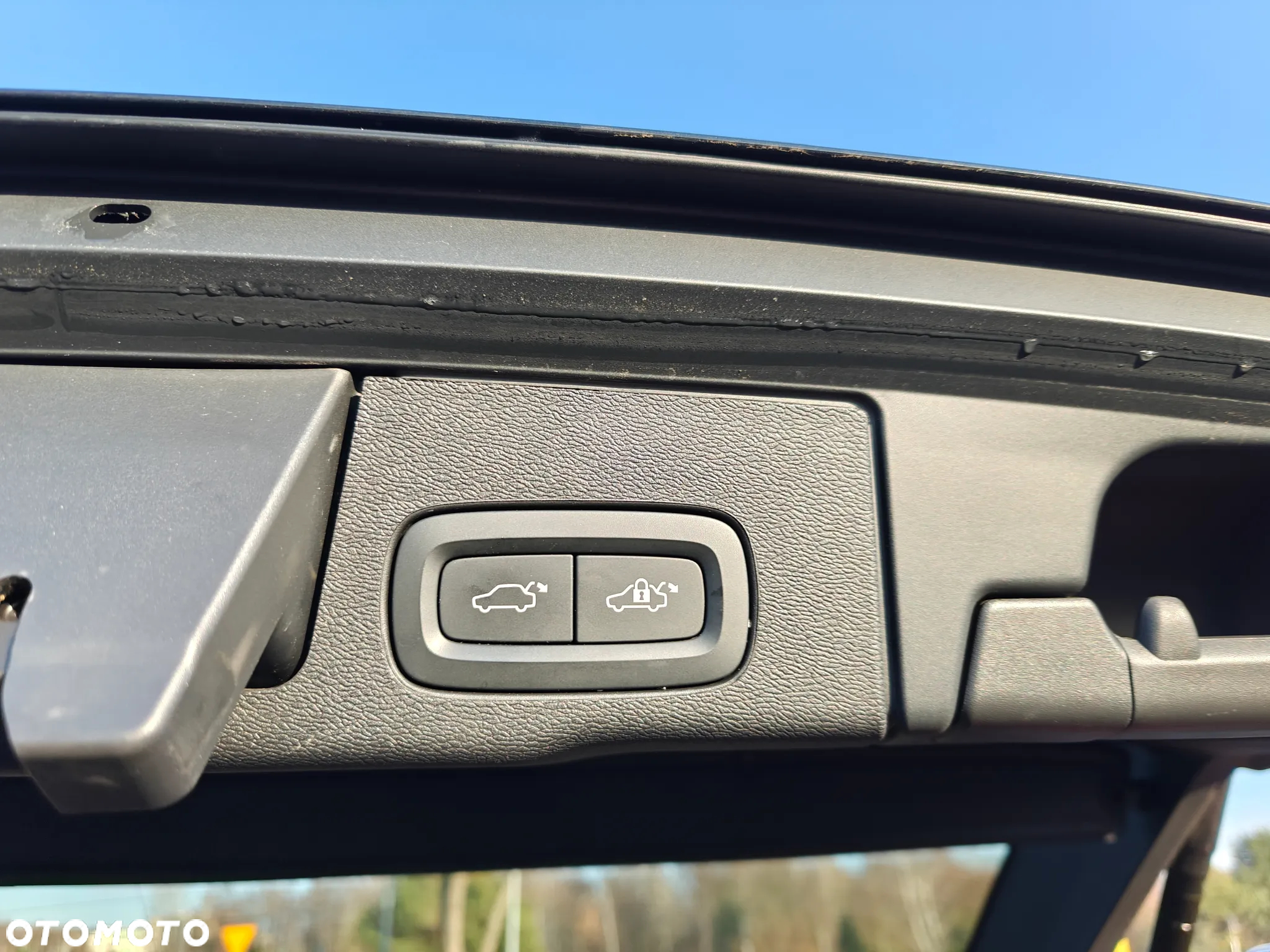 Volvo XC 60 T8 Plug-In Hybrid AWD Inscription - 32
