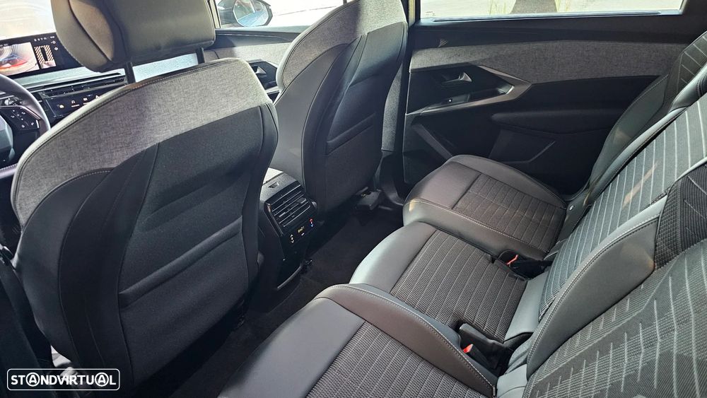 Peugeot 5008 1.2 Hybrid Allure e-DCS6 - 45