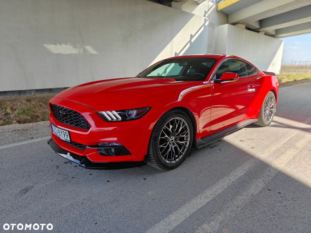 Ford Mustang - 1