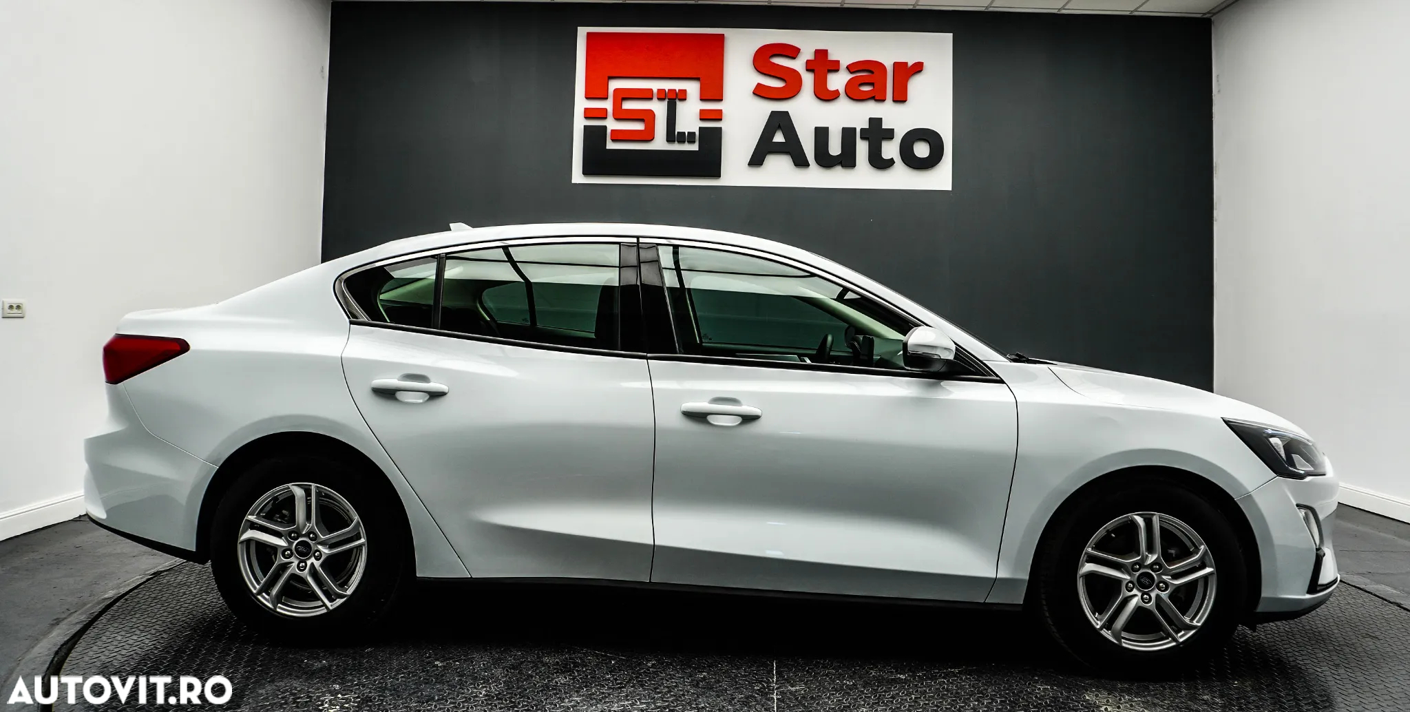 Ford Focus 1.0 EcoBoost Titanium Business - 11