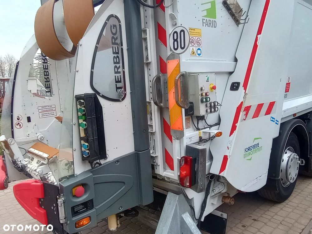 Renault D26 WIDE 320 6x2 Euro-6 Farid Śmieciarka *2018* - 12