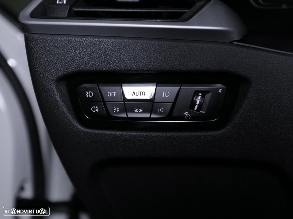 BMW 318 d Touring Auto - 15