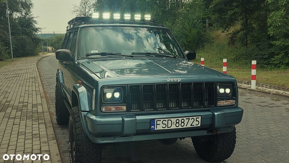 Jeep Cherokee - 1