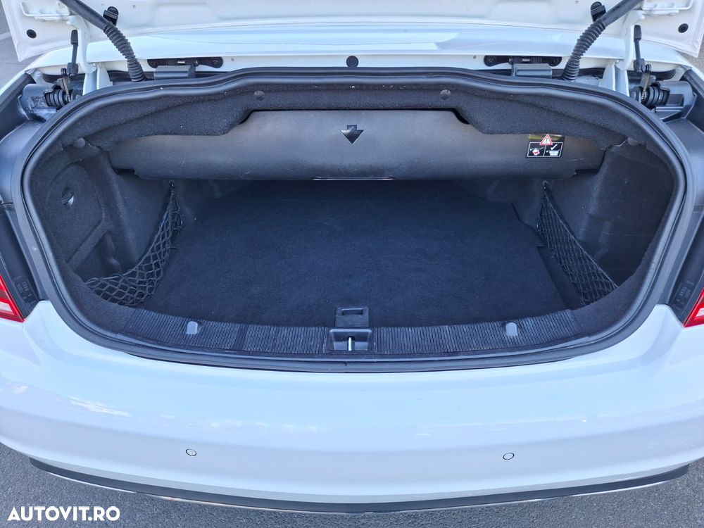 Mercedes-Benz E 220 CDI 7G-TRONIC - 17