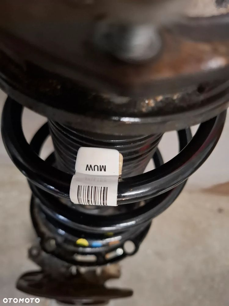 Makperson amortyzator zwrotnica prawy przód Volkswagen Passat kombi B8 2019 rok nr 3Q0413031BM - 4