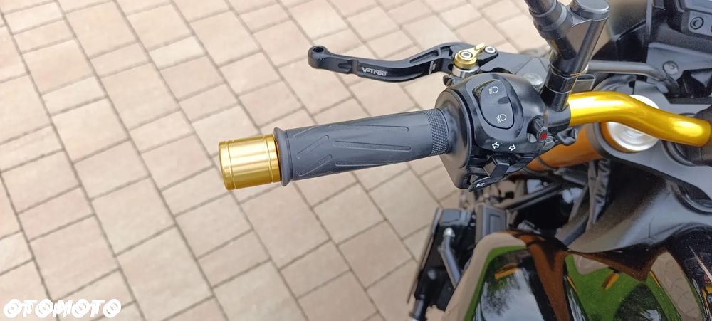 Yamaha FZ8 - 13
