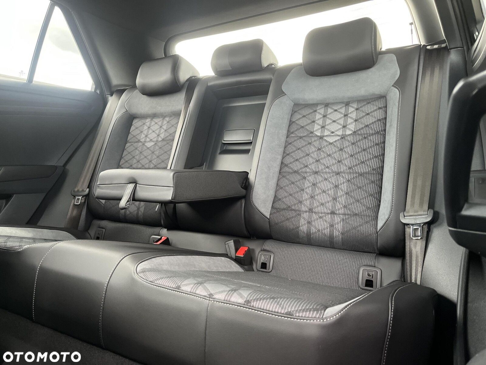 Volkswagen T-Roc - 30
