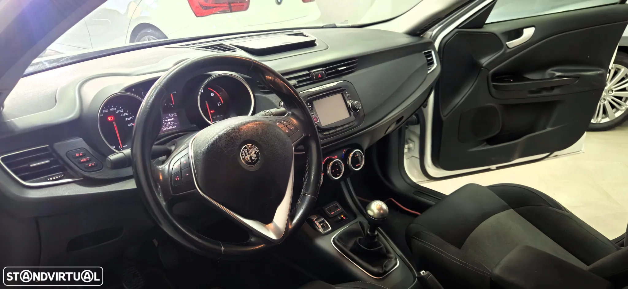 Alfa Romeo Giulietta 1.6 JTDm Distinctive 57X - 5