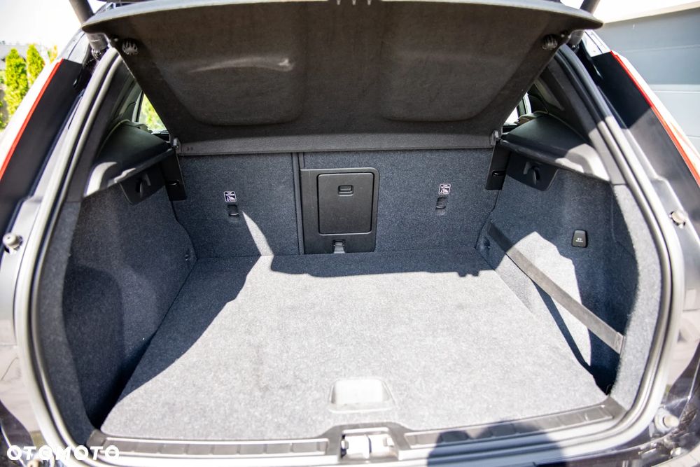 Volvo XC 40 D3 SCR Momentum - 18