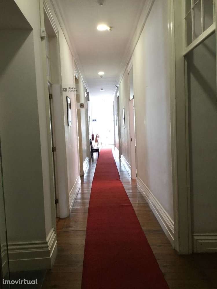 Edifício comercial em plena Rua Machado dos Santos nº 96 a 106 - Grande imagem: 2/6