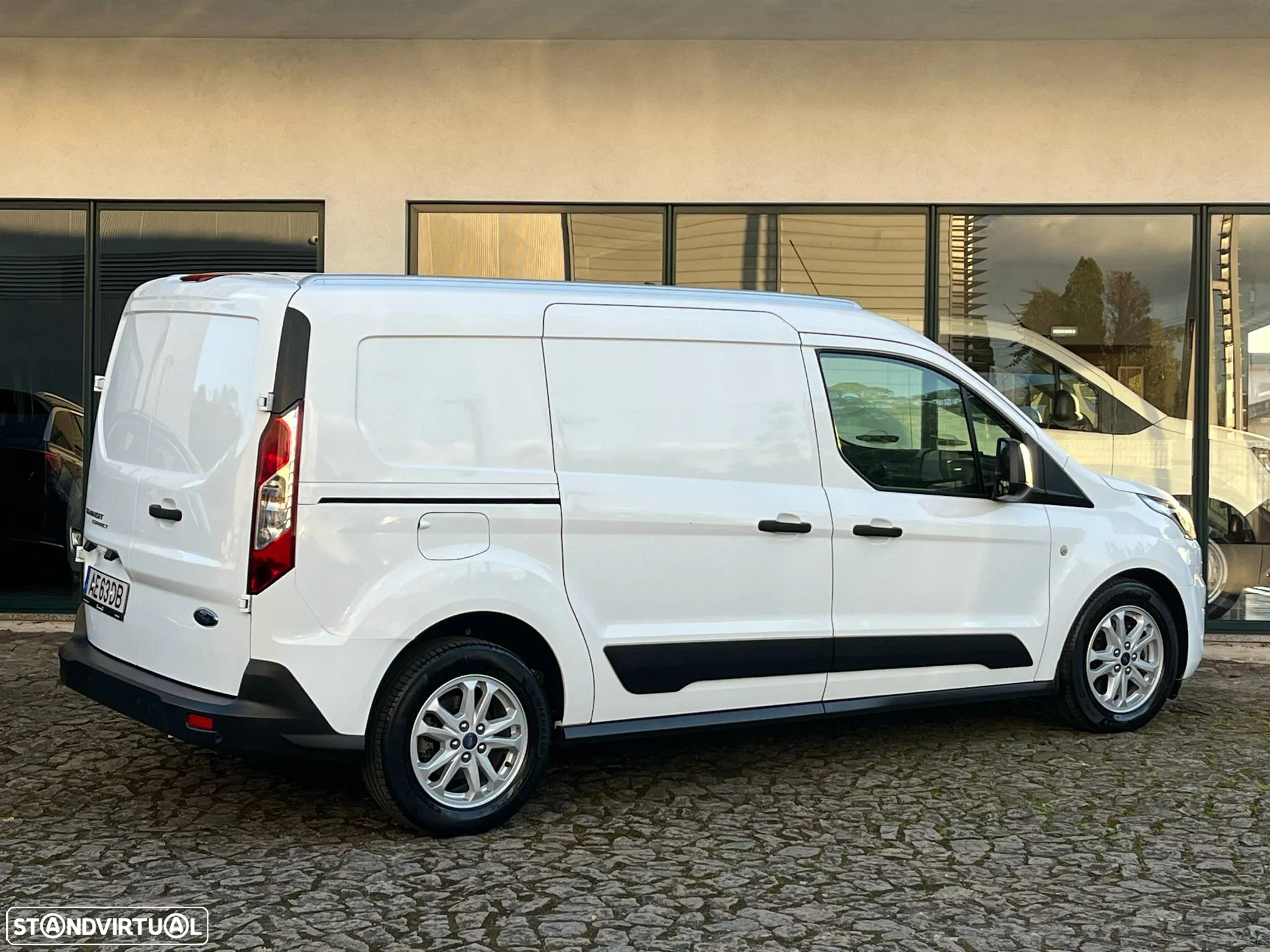 Ford Transit Connect L2 Trend Aut. 1.5 TDCi 120cv (caixa automática) - 3