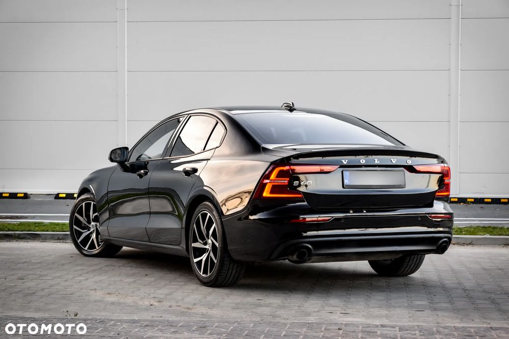 Volvo S60 T5 Momentum Pro - 4