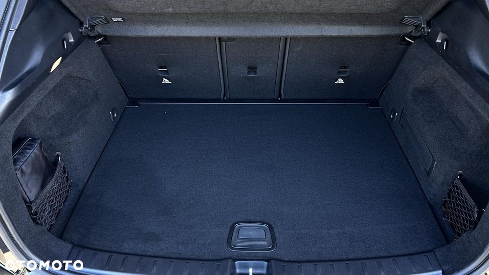 Mercedes-Benz GLA - 29