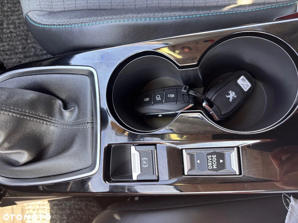 Peugeot 208 PureTech 100 Allure - 31