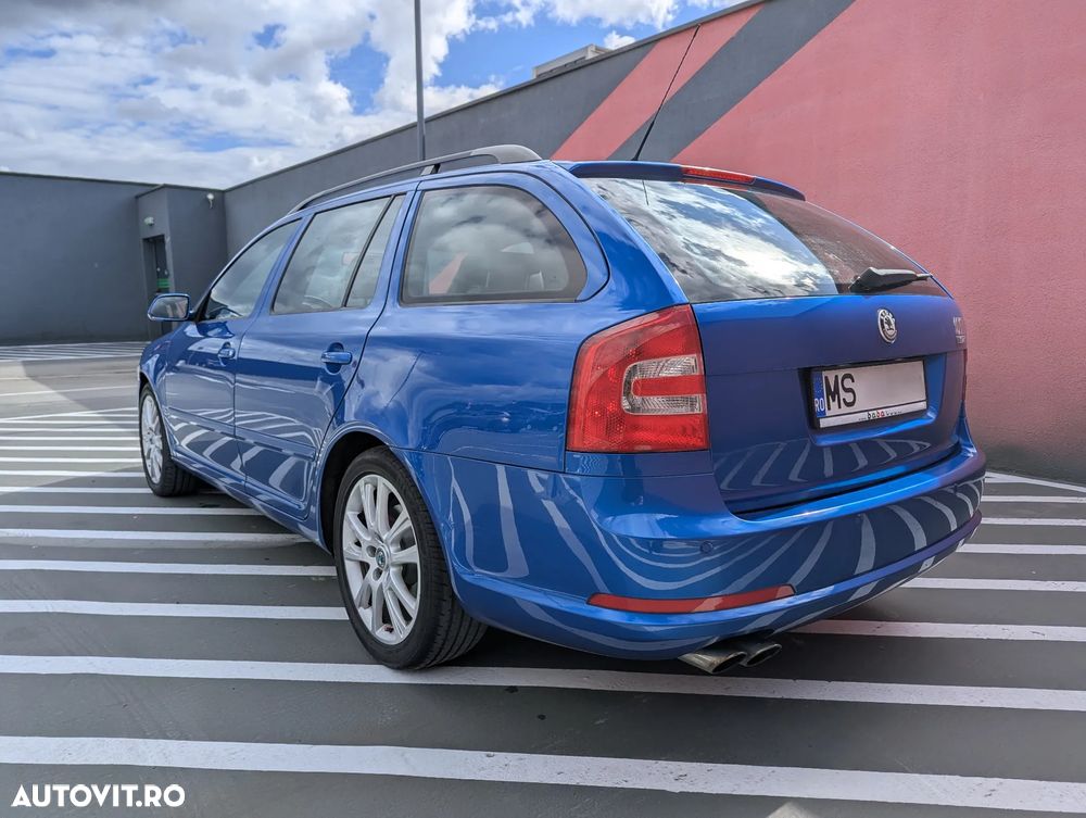 Skoda Octavia 2.0 TDI CR DPF RS - 5