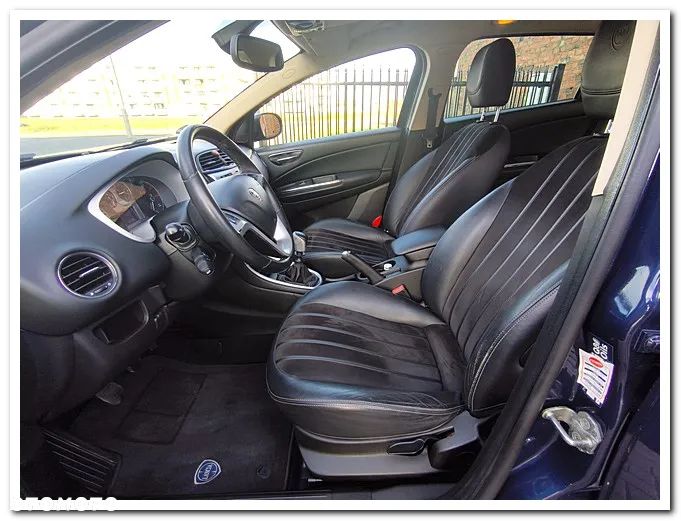 Lancia Delta 1.6 MJ Steel - 27