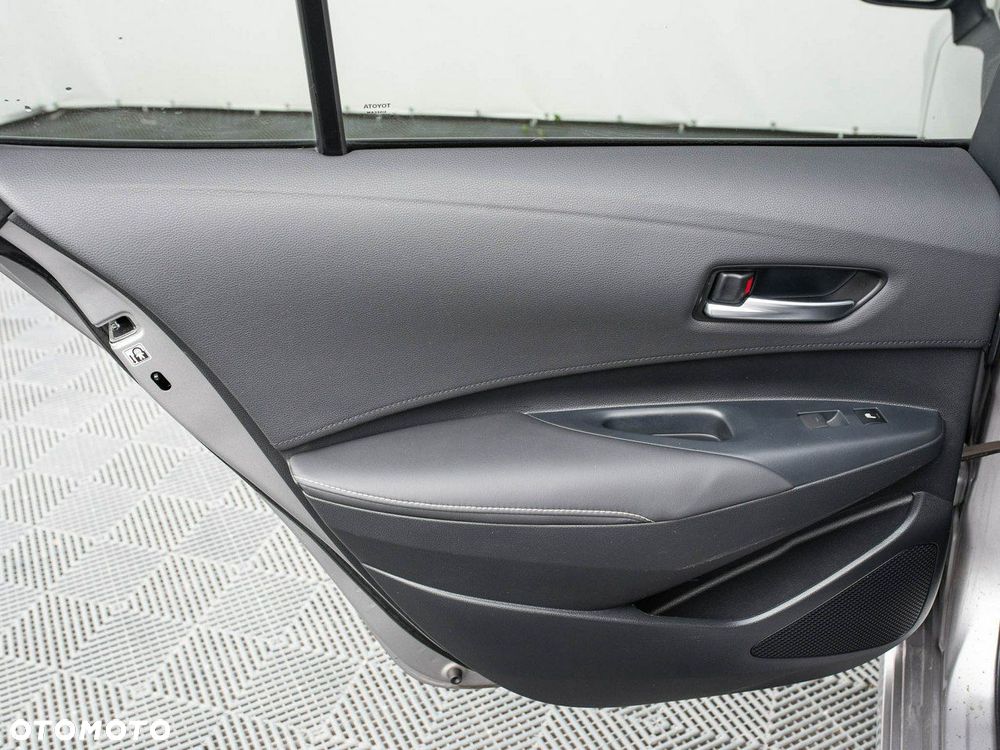 Toyota Corolla 1.6 Executive - 23