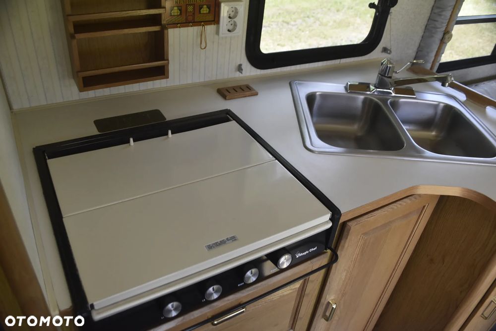 Chevrolet WINNEBAGO - 9