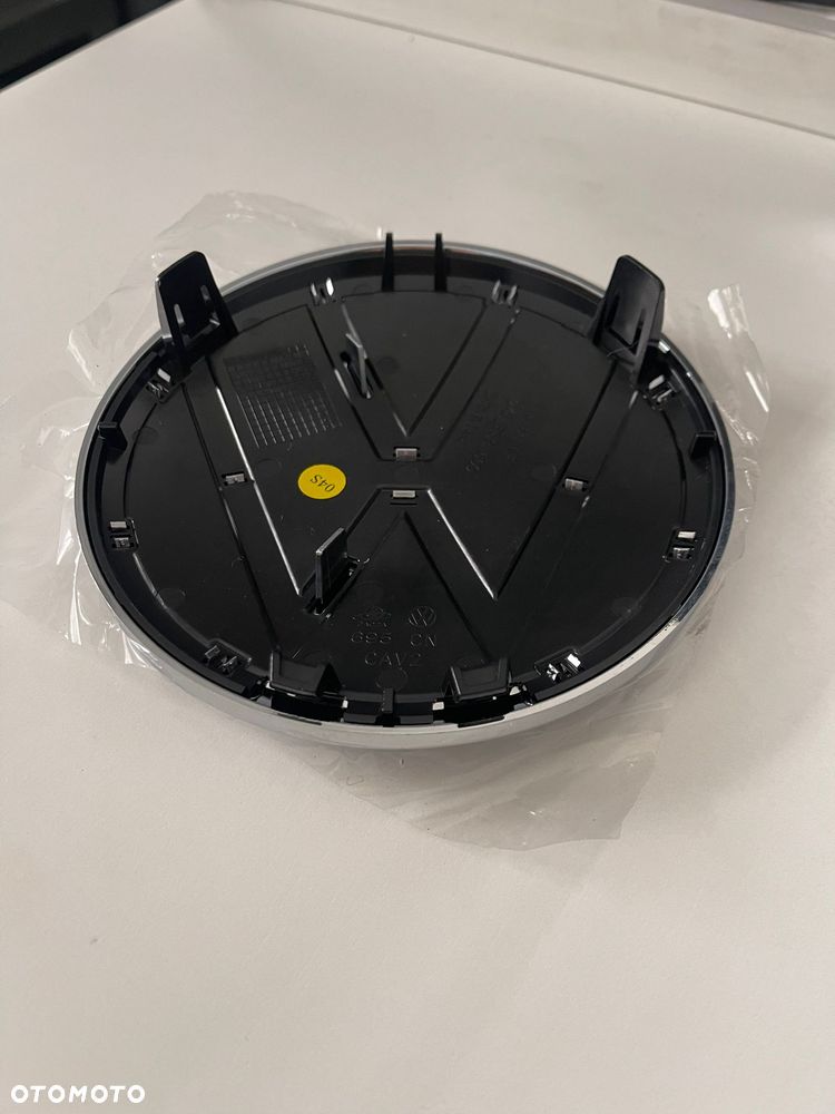 VW ARTEON GOLF VII GOLF SPORTSVAN JETTA PASSAT B8 TOURAN II  EMBLEMAT ZNACZEK LOGO POD RADAR  NOWY - 3