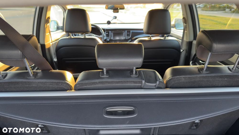 Kia Carens 1.7 CRDi XL 7os - 10