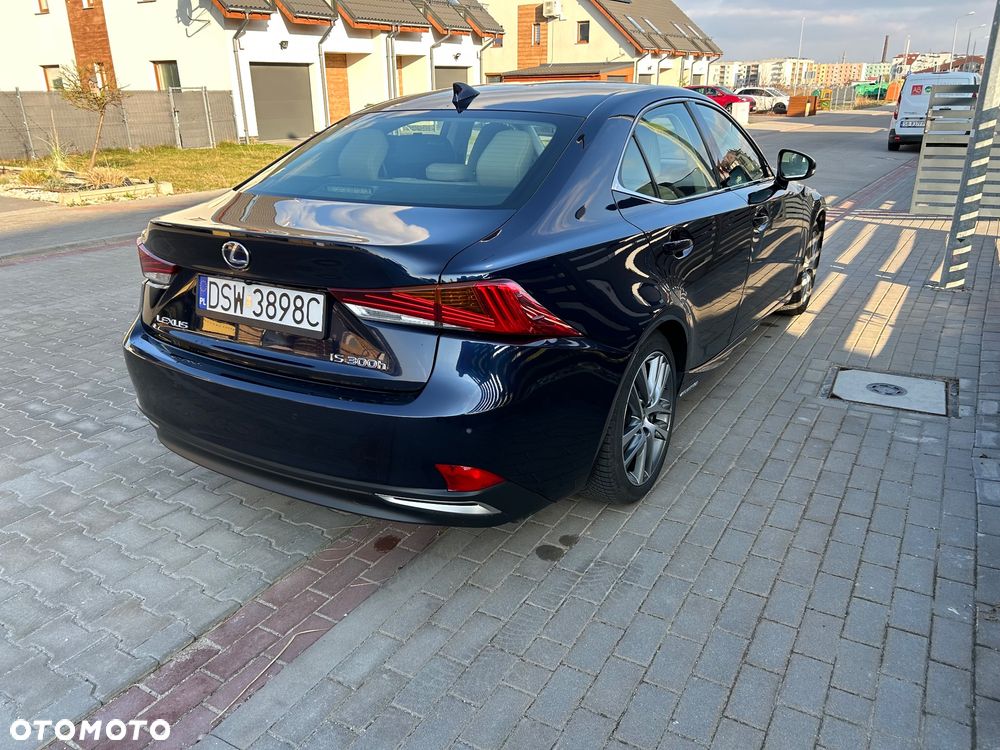 Lexus IS - 4
