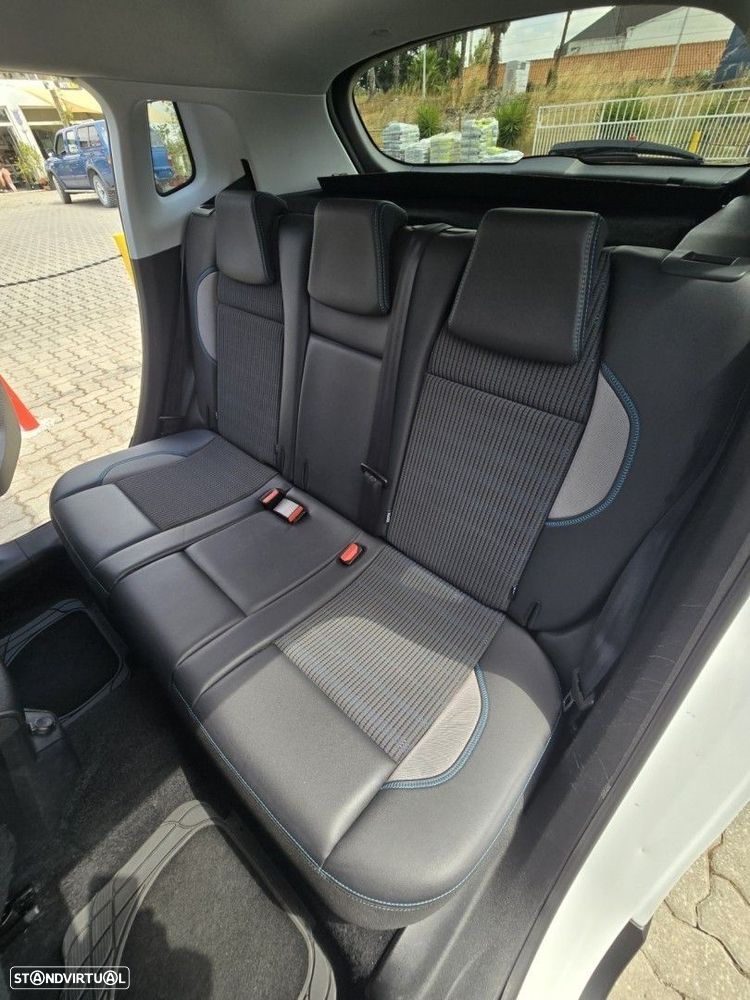Peugeot 2008 1.2 PureTech Allure - 17