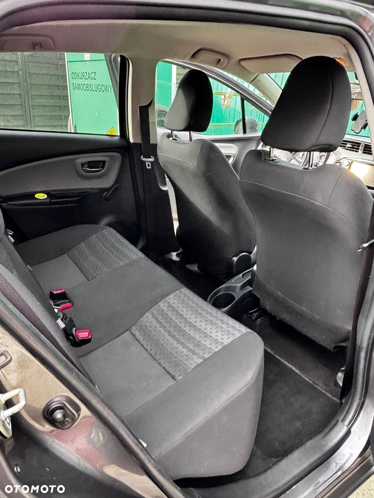 Toyota Yaris - 25