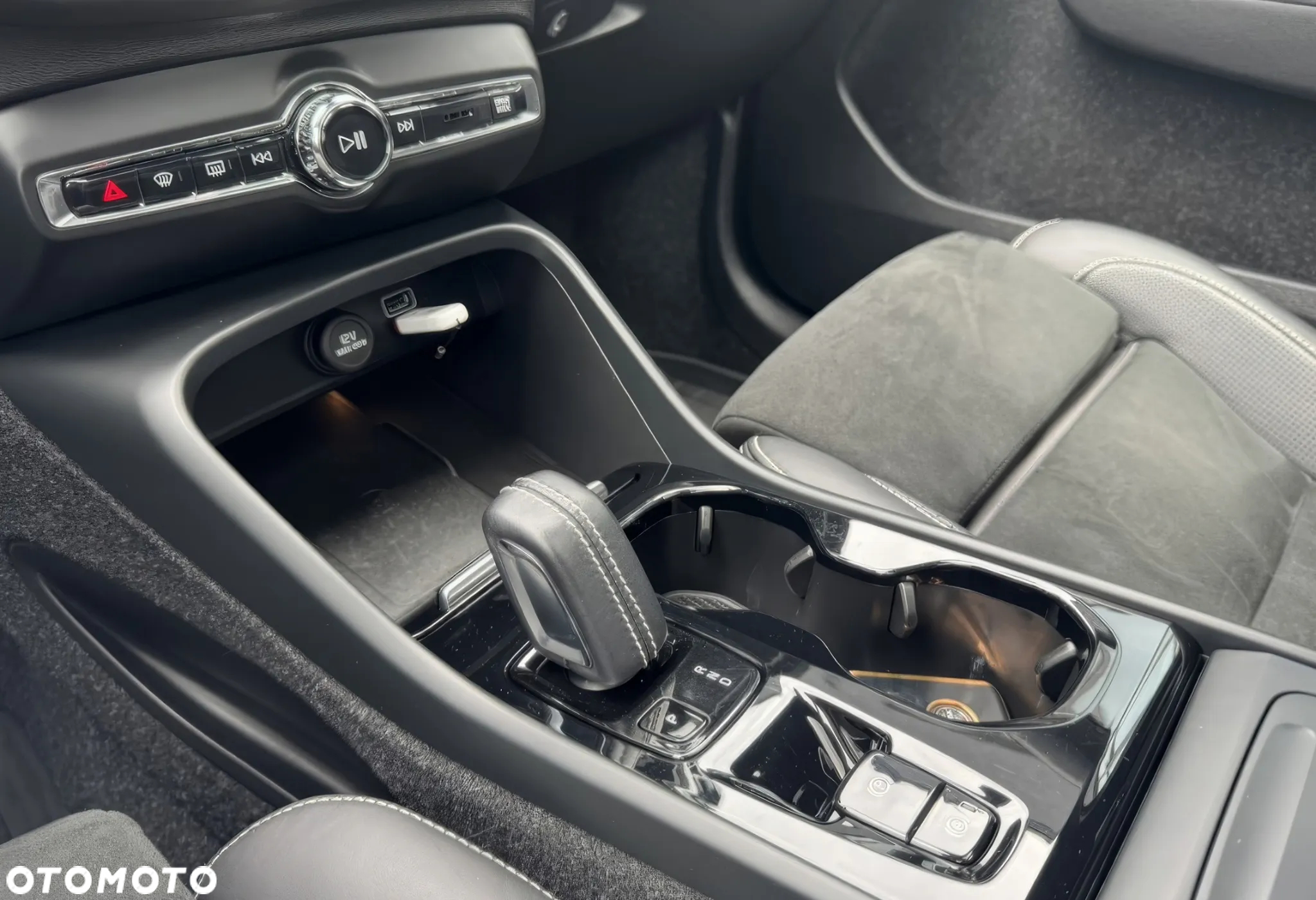 Volvo XC 40 T5 AWD R-Design - 19