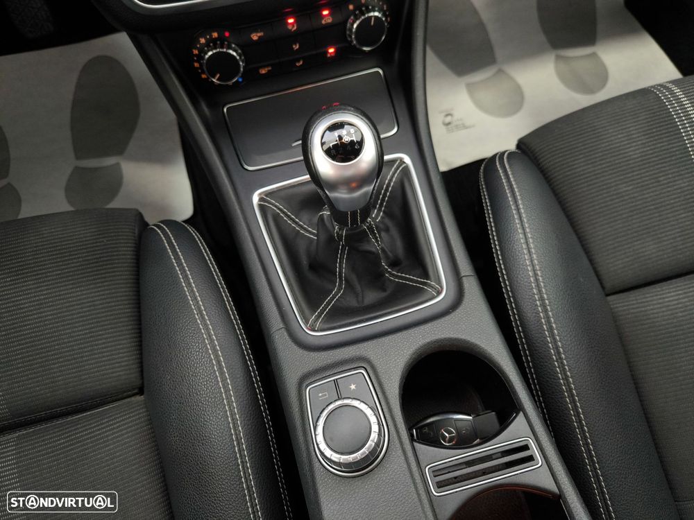 Mercedes-Benz CLA 180 d Urban - 15