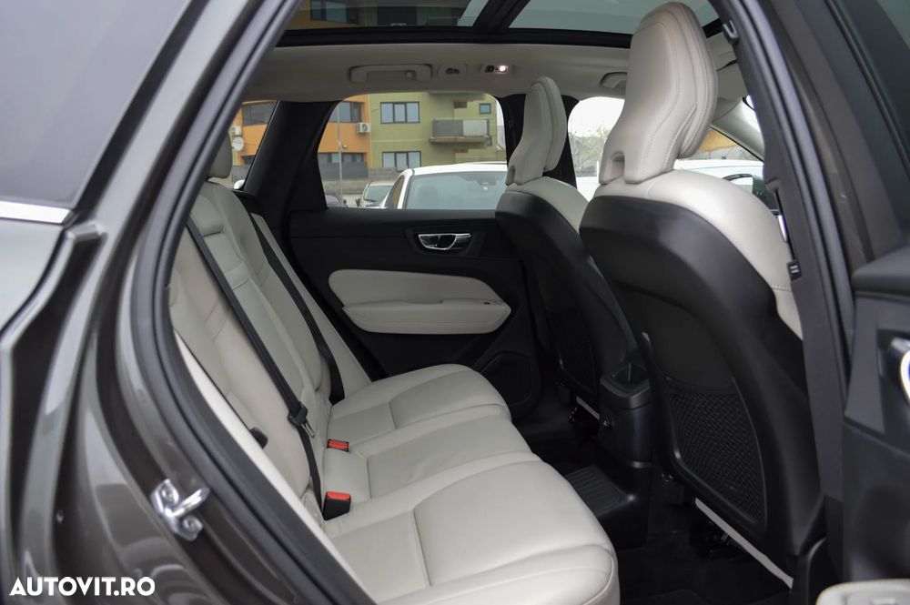 Volvo XC 60 T8 Twin Engine AWD Geartronic Inscription - 33