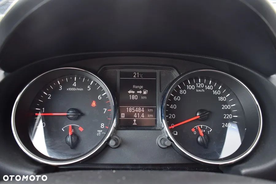Nissan Qashqai 2.0 visia - 16