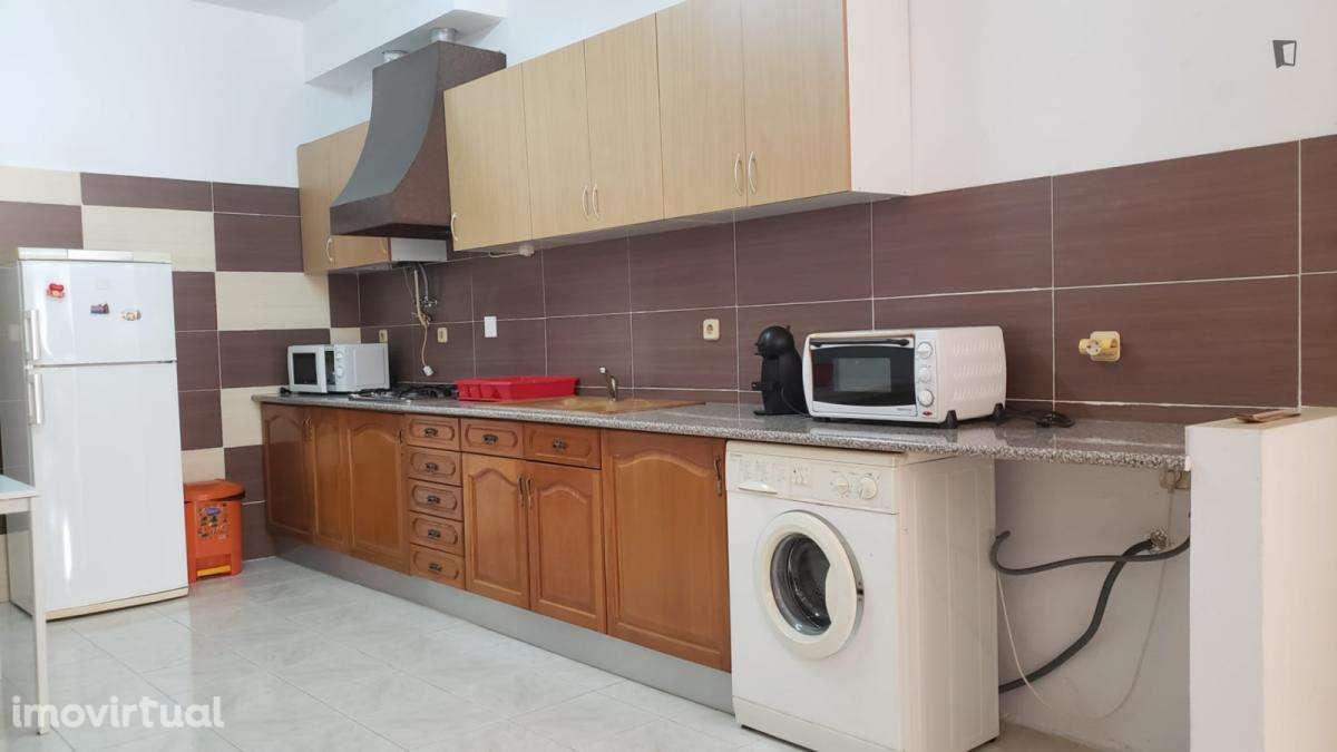 Quarto - localizado em Lumiar Lisbon - Grande imagem: 4/13