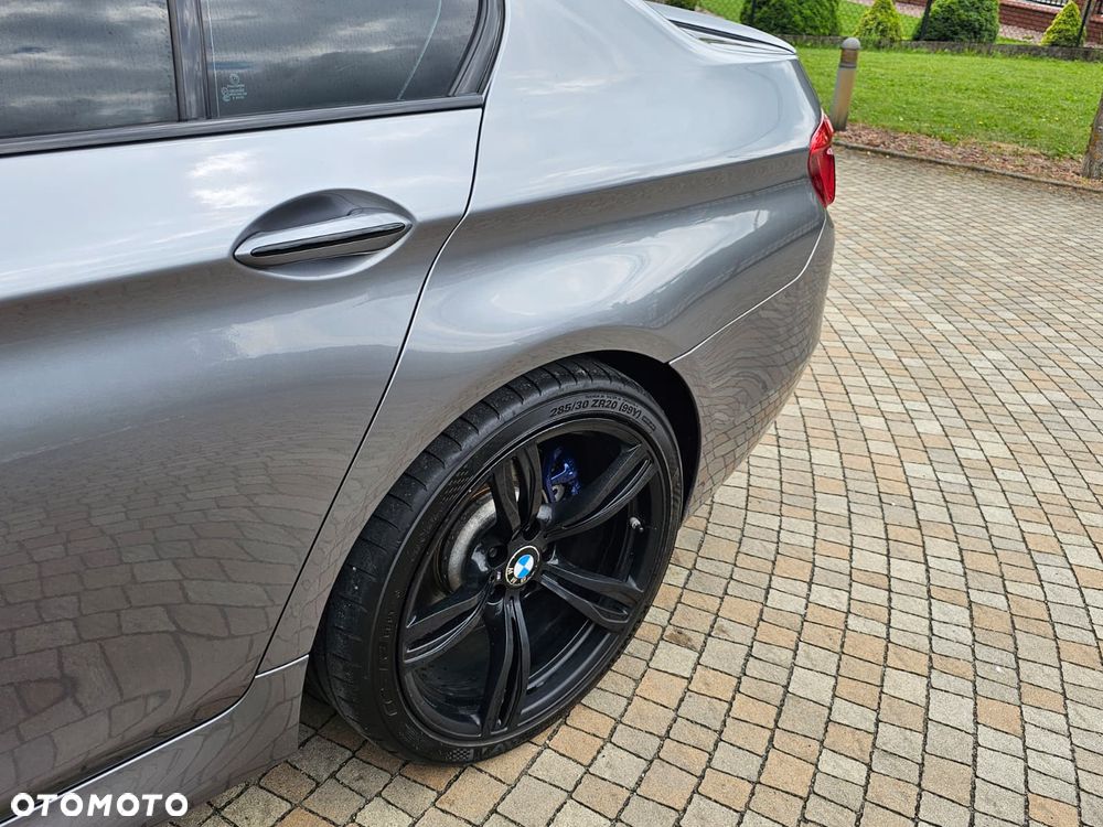 BMW Seria 5 M550d xDrive Sport-Aut - 31