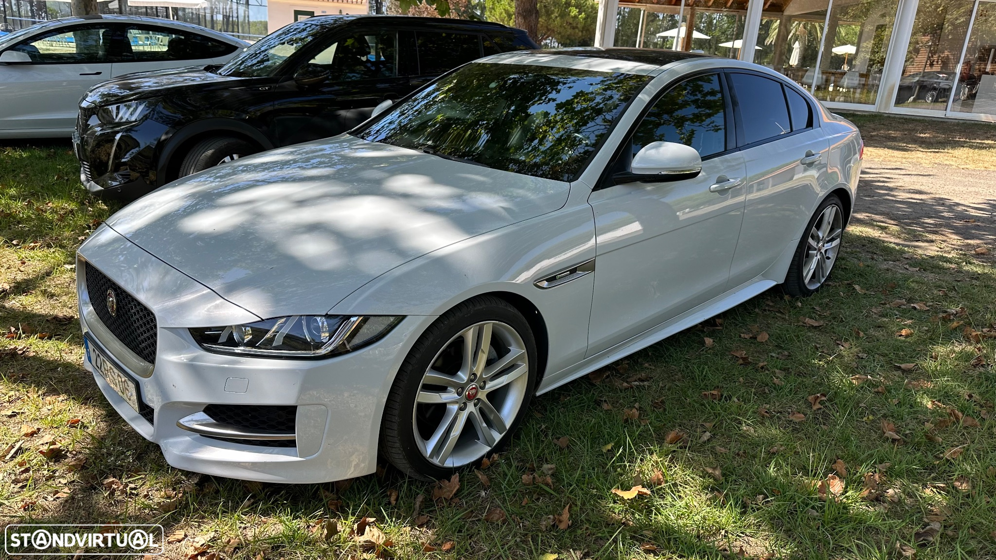Jaguar XE 2.0 D R-Sport AWD Aut. - 4