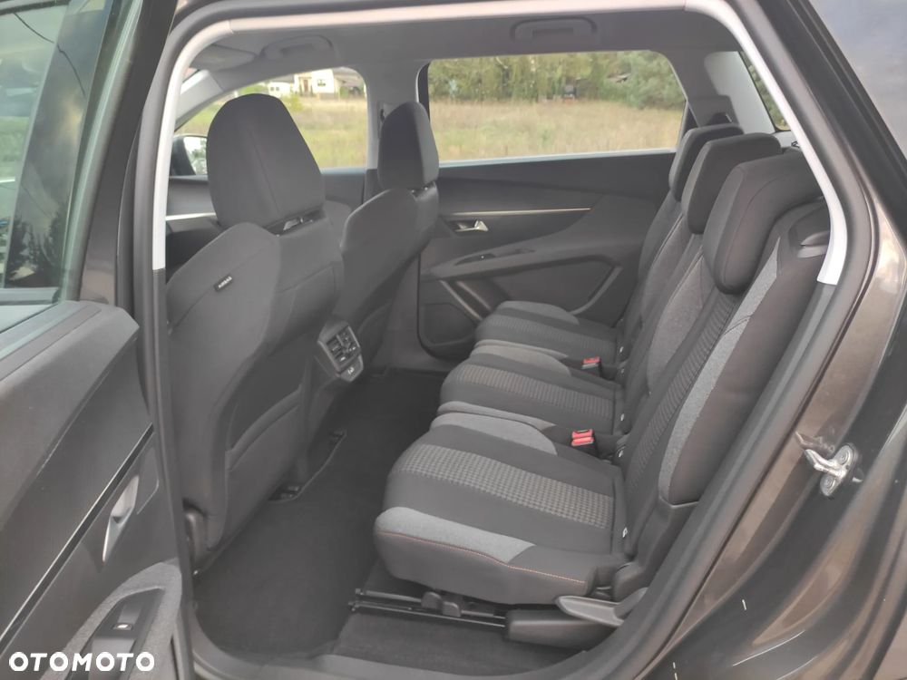 Peugeot 5008 1.2 PureTech Active S&S EAT8 - 18