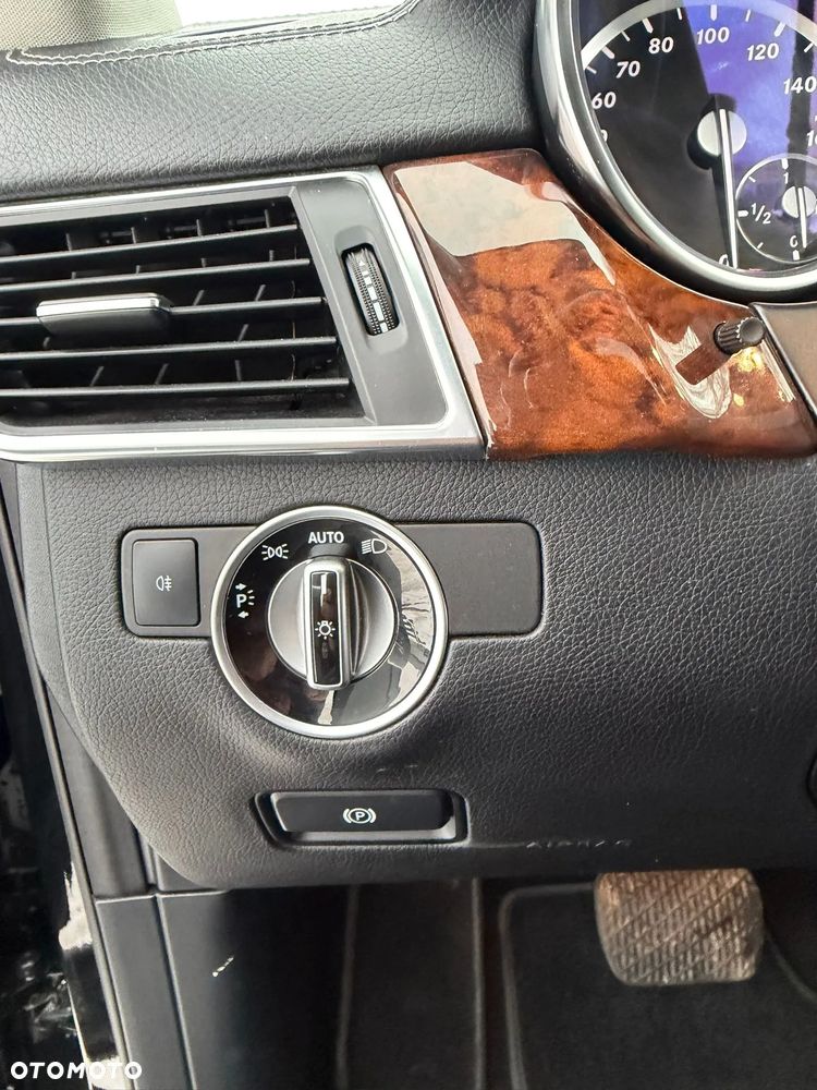 Mercedes-Benz GL 500 4Matic (BlueEFFICIENCY) 7G-TRONIC - 25