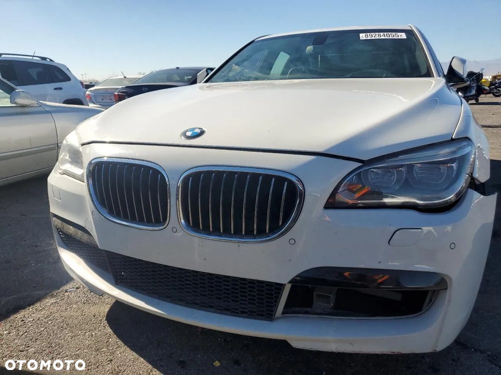 BMW Seria 7 750i - 5