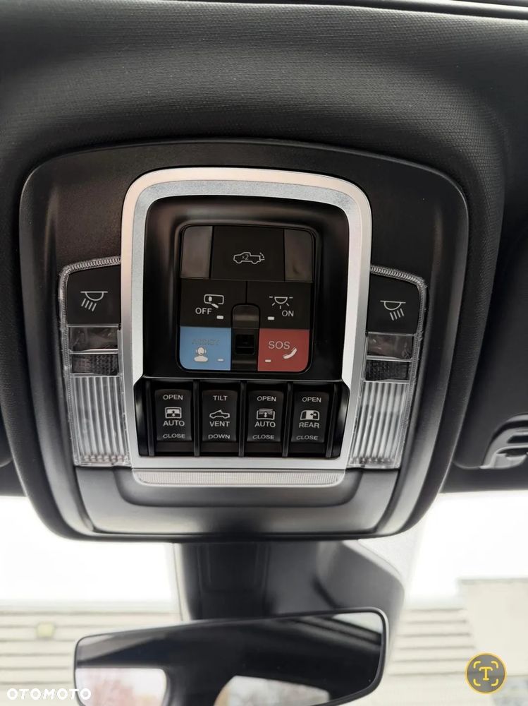 Dodge RAM 5.7 4x4 - 19