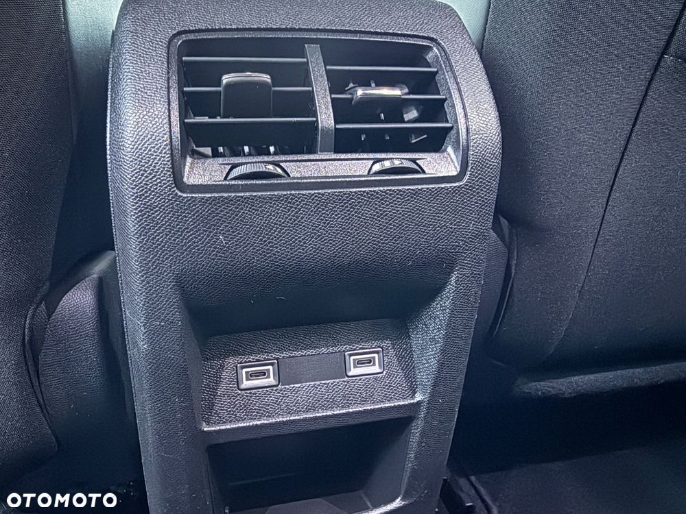Peugeot 308 BlueHDi 130 EAT8 Allure - 32