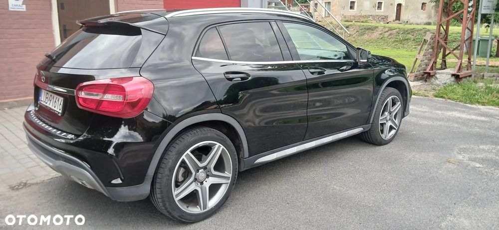 Mercedes-Benz GLA 250 7G-DCT AMG Line - 2