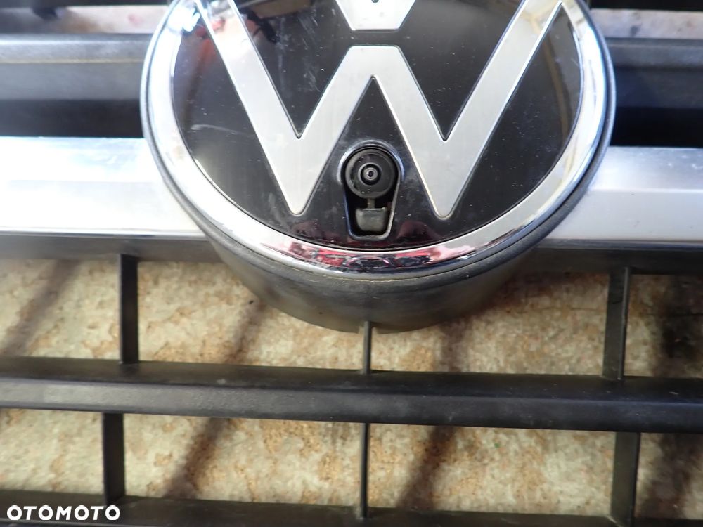 VOLKSWAGEN AMAROK 2HJ 23 PRZEDNI GRILL KAMERA - 4