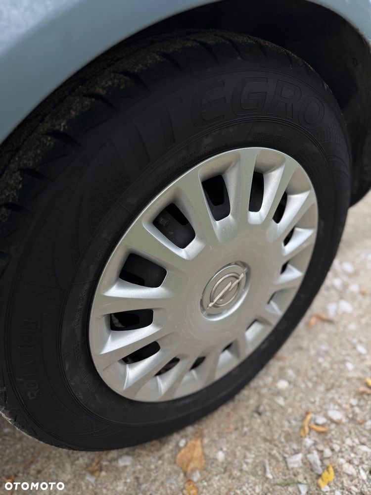 Opel Corsa - 25