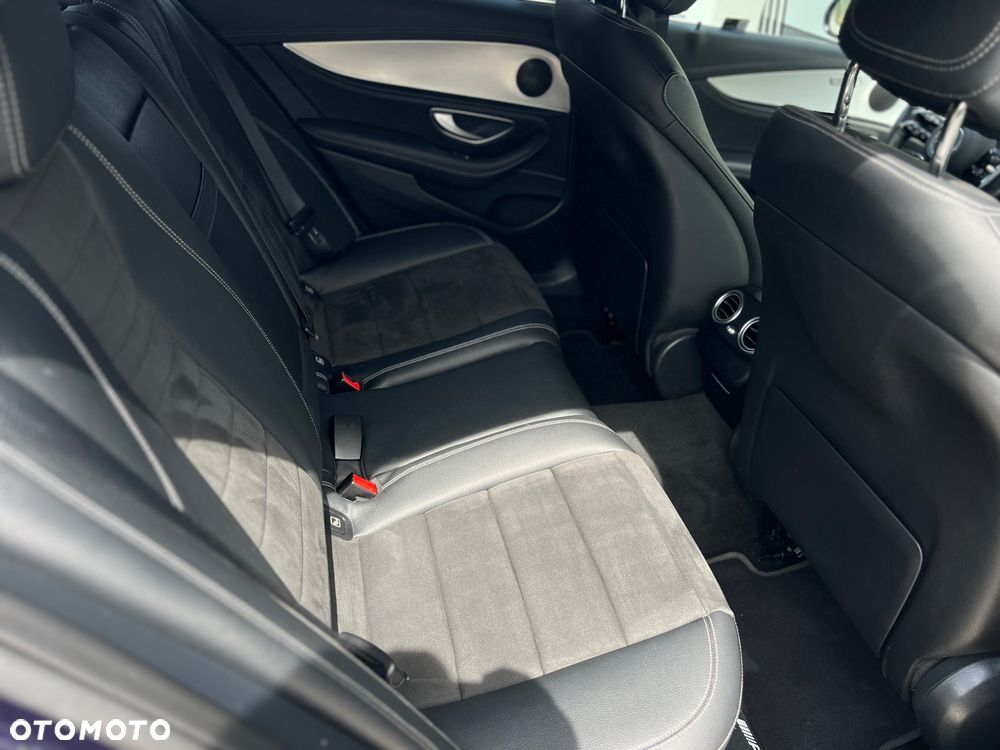 Mercedes-Benz Klasa E 220 d 4-Matic Business Edition 9G-TRONIC - 27