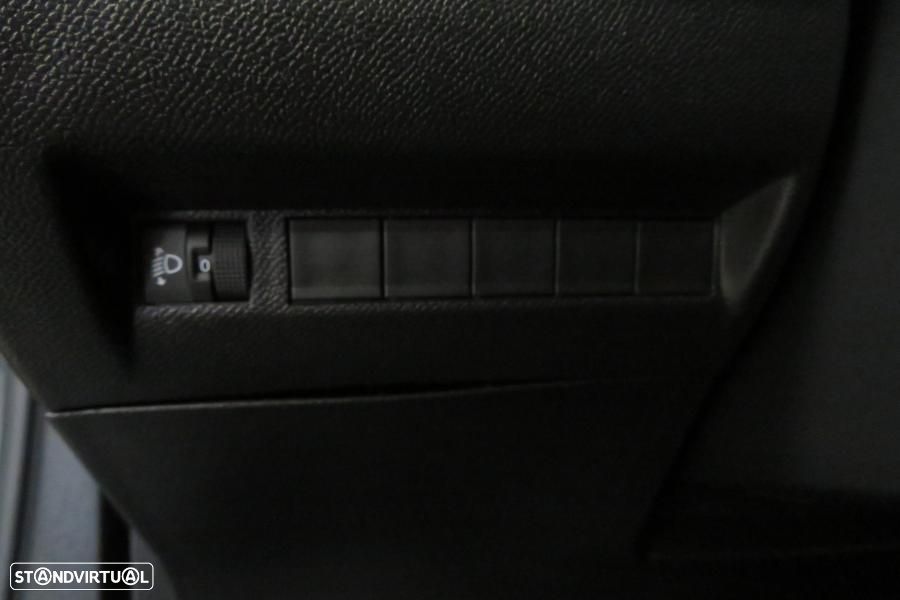 Peugeot 2008 1.2 PureTech Active Pack - 30